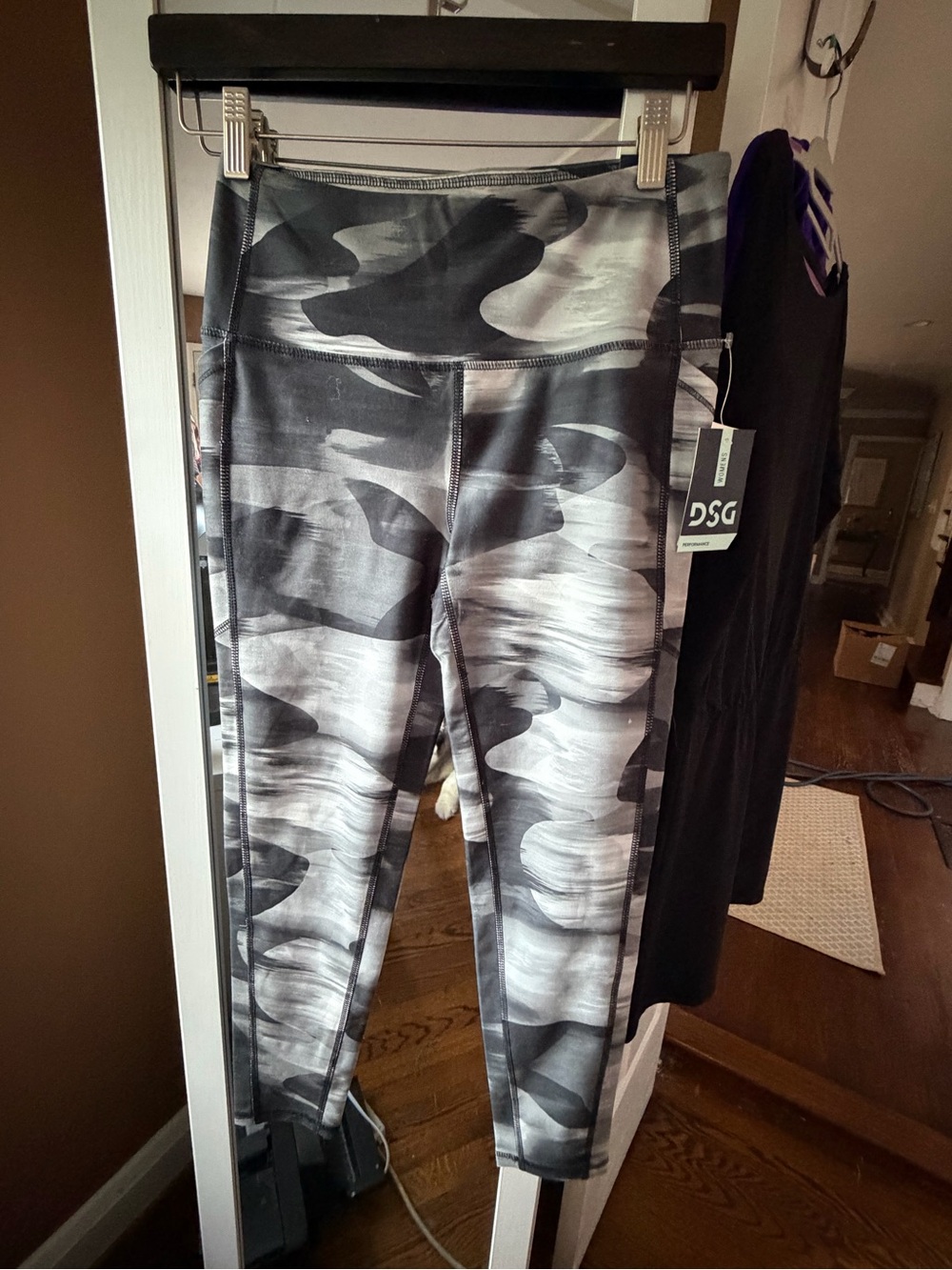 DSG Black and Gray Camo Ladies 7/8 PERFORMANCE Leggings, S, NWT